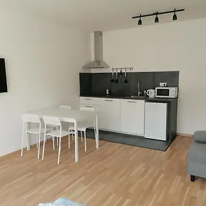 Brand New #62 With Free Secure Parking In The Center Apartman