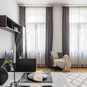  Appartamento Place Of Grace - 50 Meters From Dancing House